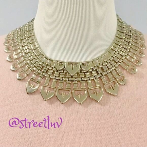 stella & dot ~ RARE vintage pale gold bib ~ fatima statement necklace - Picture 1 of 5